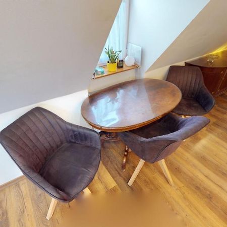 Apartman Atelier Vary V Nove Zrekonstruovanem Dome Karlowe Wary Zewnętrze zdjęcie